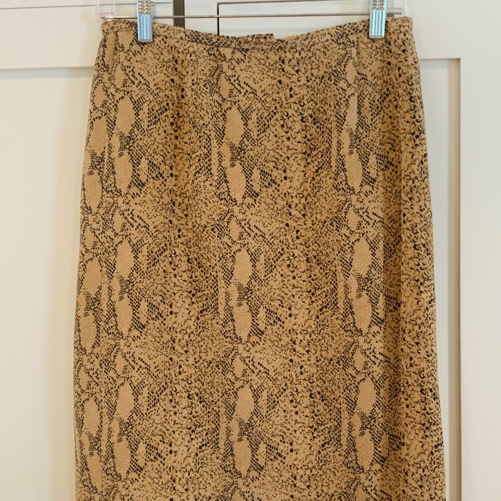 Silk Dana Buchman skirt